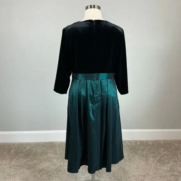 Alex Evenings Velvet A-Line V-Neck Midi Cocktail Dress Black and Green Size 20W - Picture 7 of 13